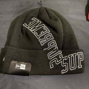 Supreme Beanie brand New with Tags New Era